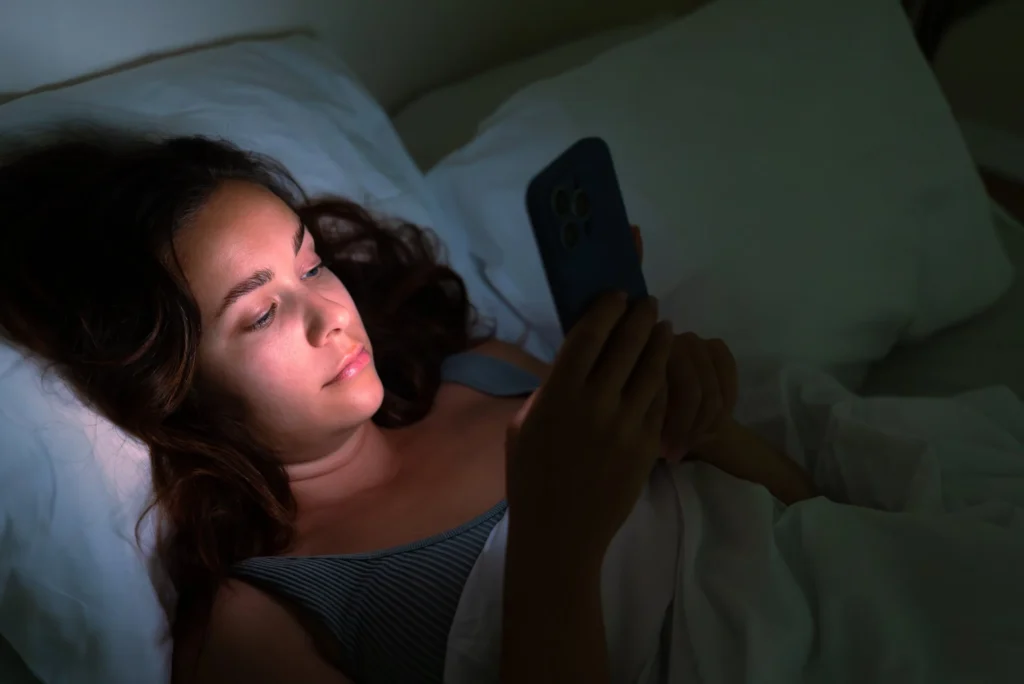 An optometrist explains: how do screens affect your sleep quality?